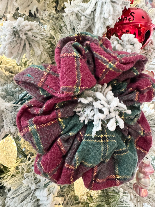 Merry Scrunchie